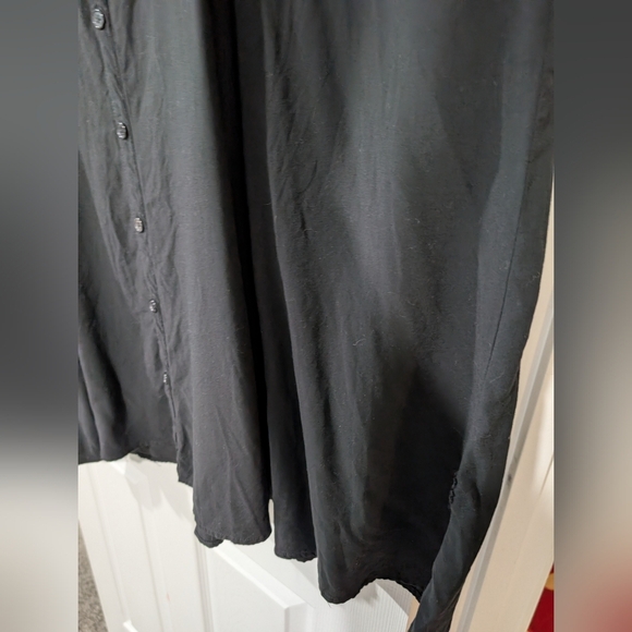 Torrid Deep Black Midi Challis Button-Front Skirt in Size 6 (30) - Picture 6 of 13